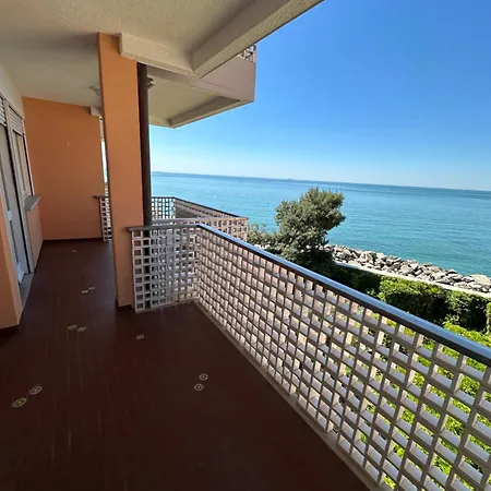 Colazione Sul Mare Apartment *
